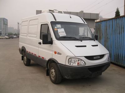 依维柯双排座面包型疫苗冷藏车 医药冷链运输的专业守护者
